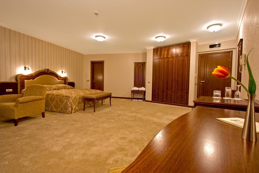 Hotel Berlin Park Vitosha Sofia Rum bild